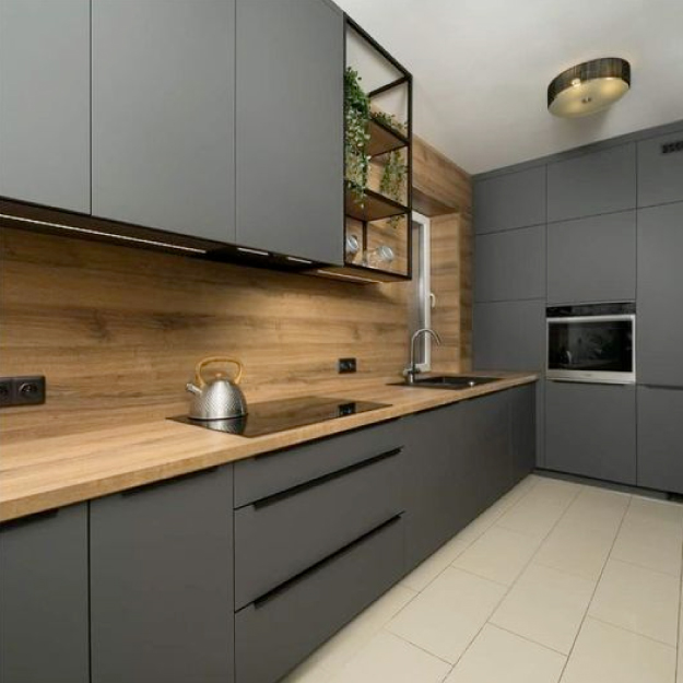 Šedá kuchyně